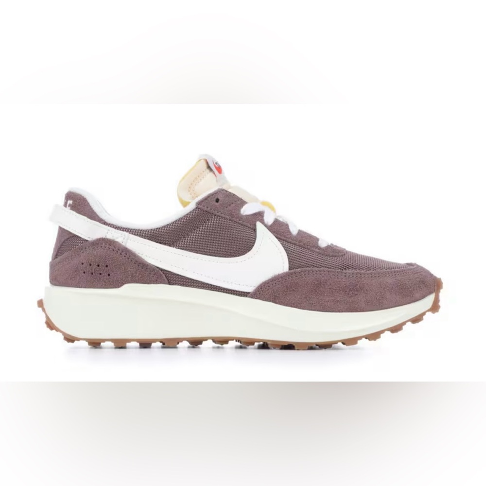 WOMEN'S NIKE WAFFLE DEBUT VINTAGE RUNNING SHOES